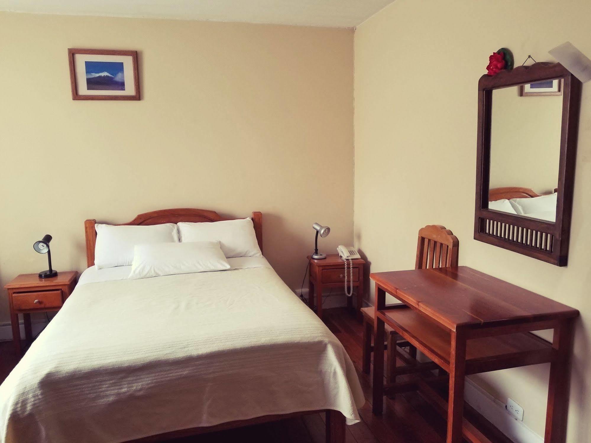 Travellers Inn กีโต ภายนอก รูปภาพ