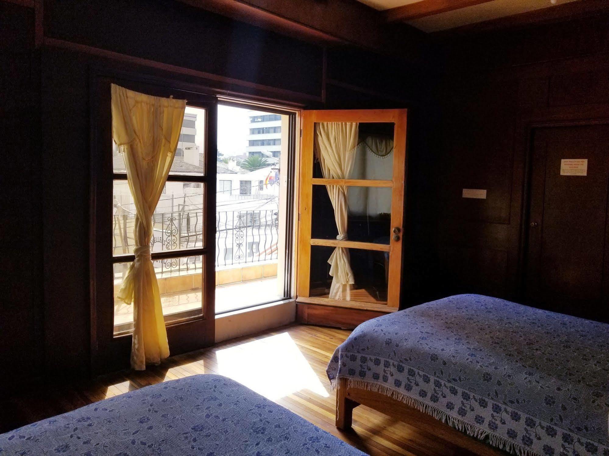 Travellers Inn กีโต ภายนอก รูปภาพ